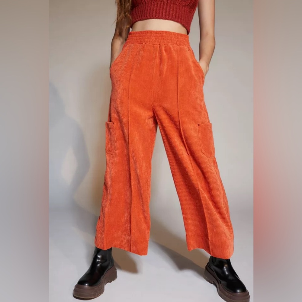Urban Outfitters Wide Leg. Corduroy Pants Small